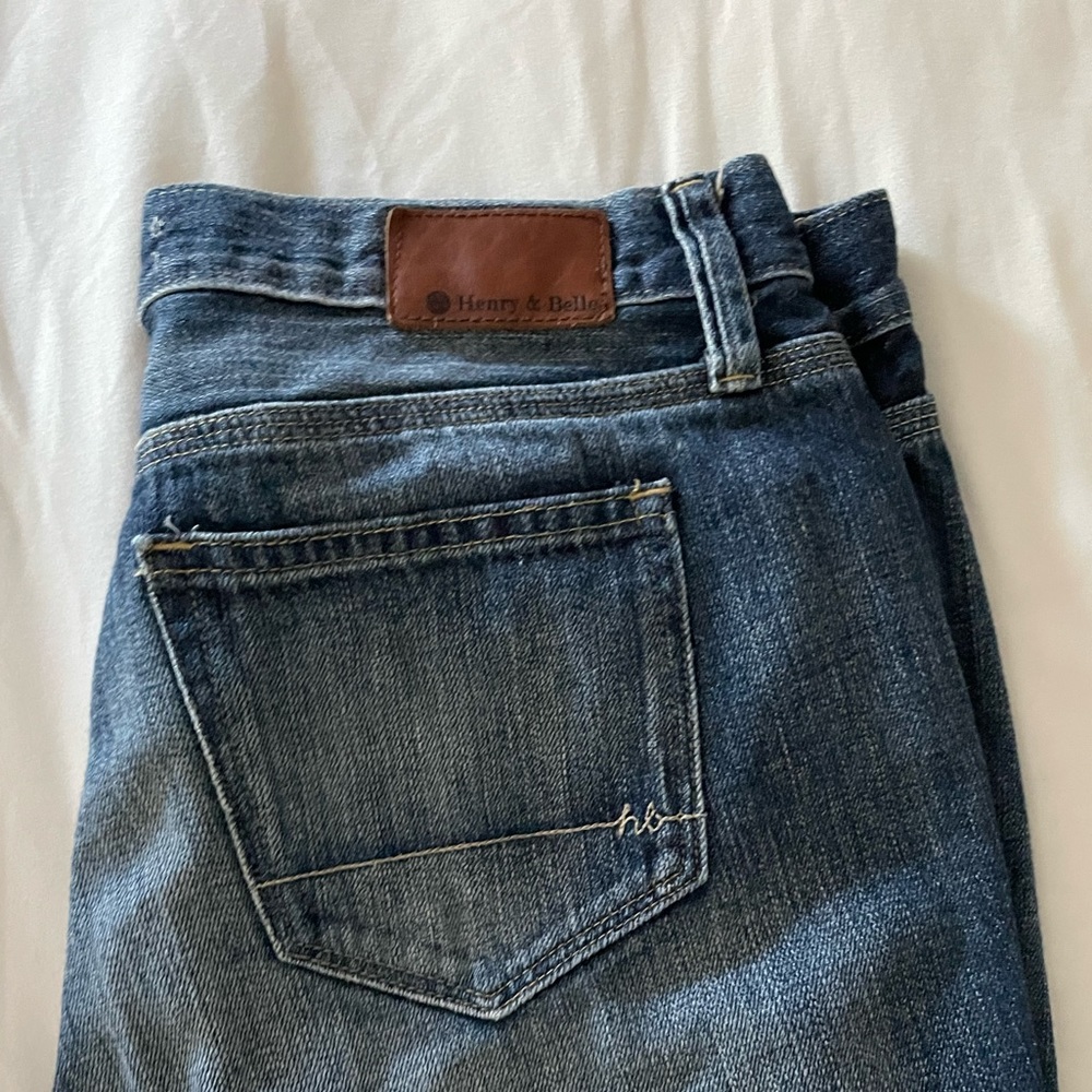 Henry and Belle denim. Size 28 straight leg mid rise denim.